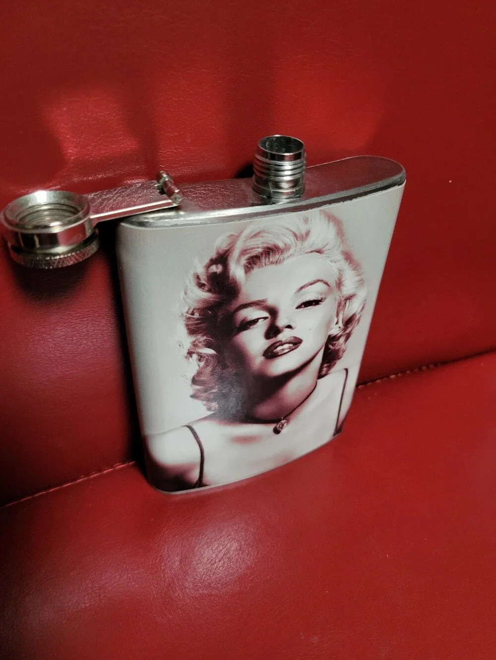 Vintage Style Portrait Metal Flask - Black & White